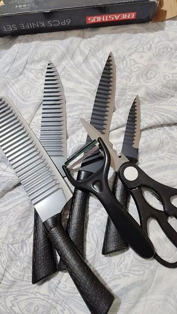 Peças do kit junto à caixa recebida